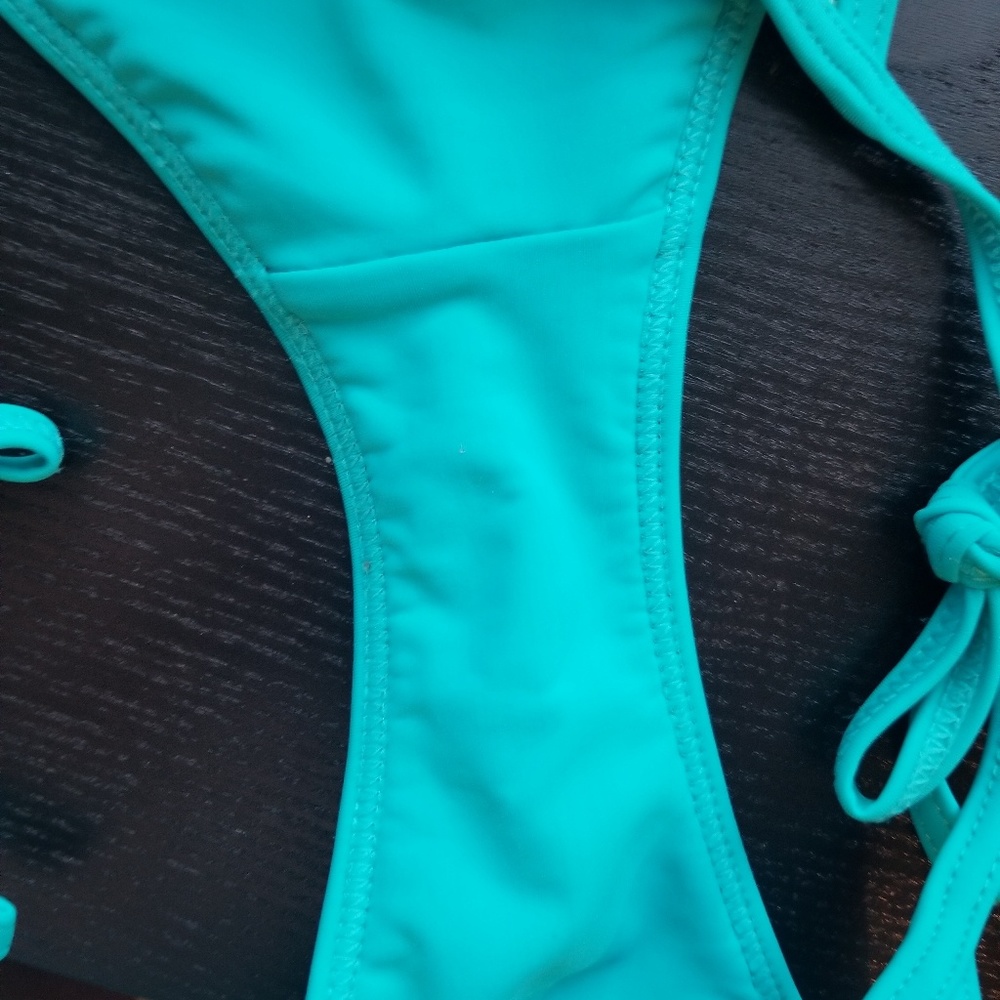 Bikini - Picture 5 of 5